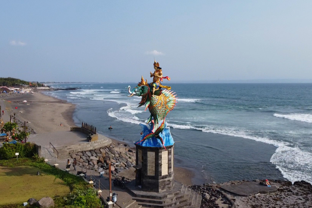 Read more about the article Wellen, Weite und Bewusstwerdung: Die transformative Reise entlang der Küsten von Bali nach Lombok